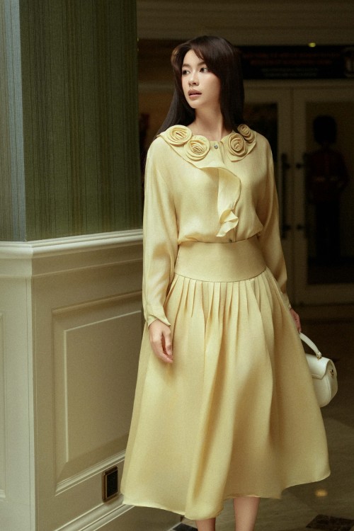 Sixdo Delicate Yellow Organza Flared Skirt